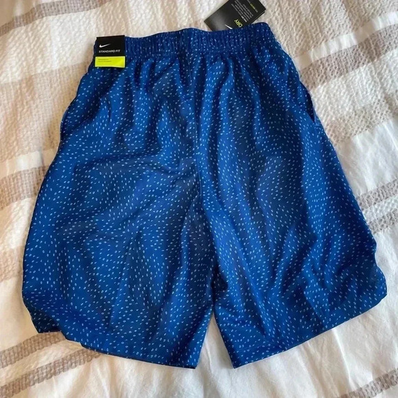 NIKE DRY-FIT  Training Shorts - BOYS XL - Picture 2 of 6